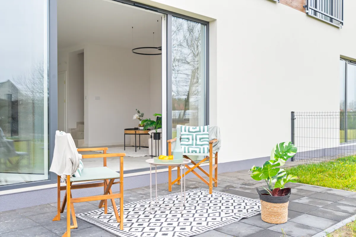 Dom z ogrodem czy tarasem?