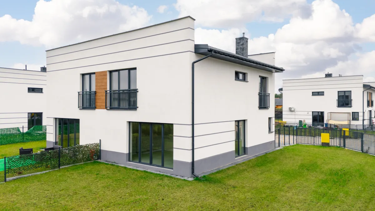 Jak zmieniają się ceny nieruchomości w okolicach Warszawy? Czy segment w zabudowie bliźniaczej to nadal dobra inwestycja?